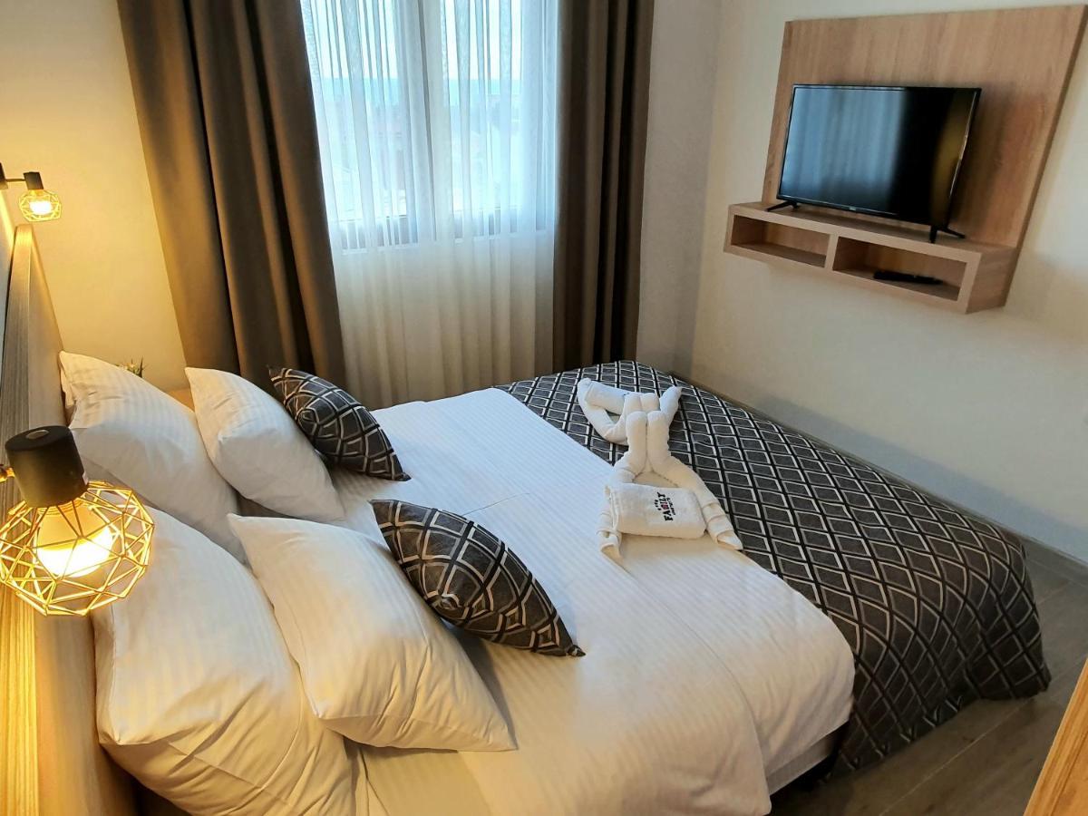 Family Apartments Bar Dış mekan fotoğraf