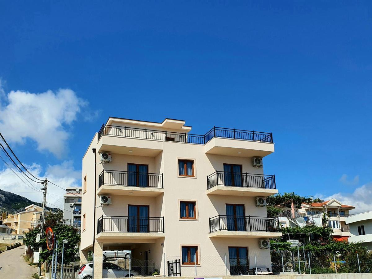 Family Apartments Bar Dış mekan fotoğraf